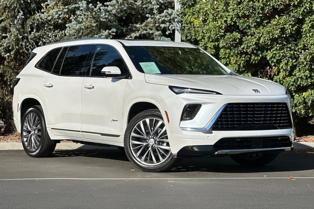 Certified 2025 Buick Enclave Avenir Avenir