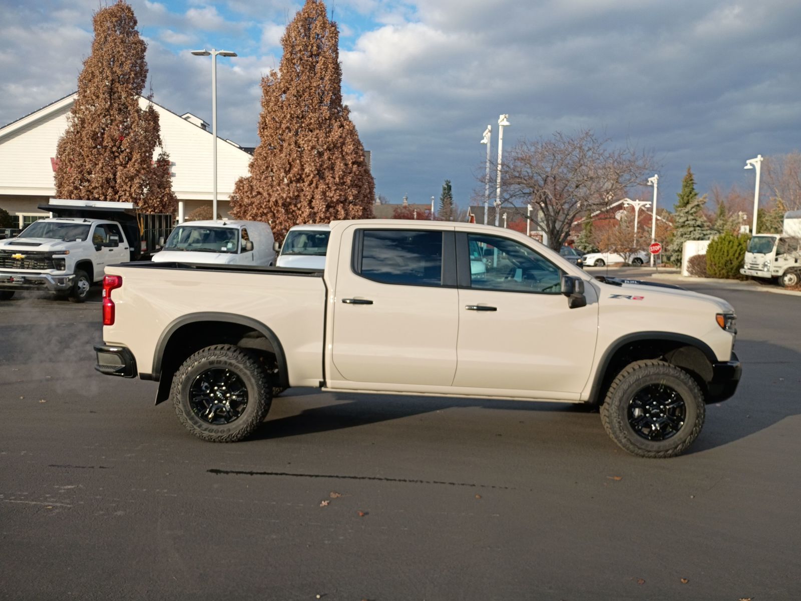 2026 Chevrolet Silverado 1500 ZR2 photo 2