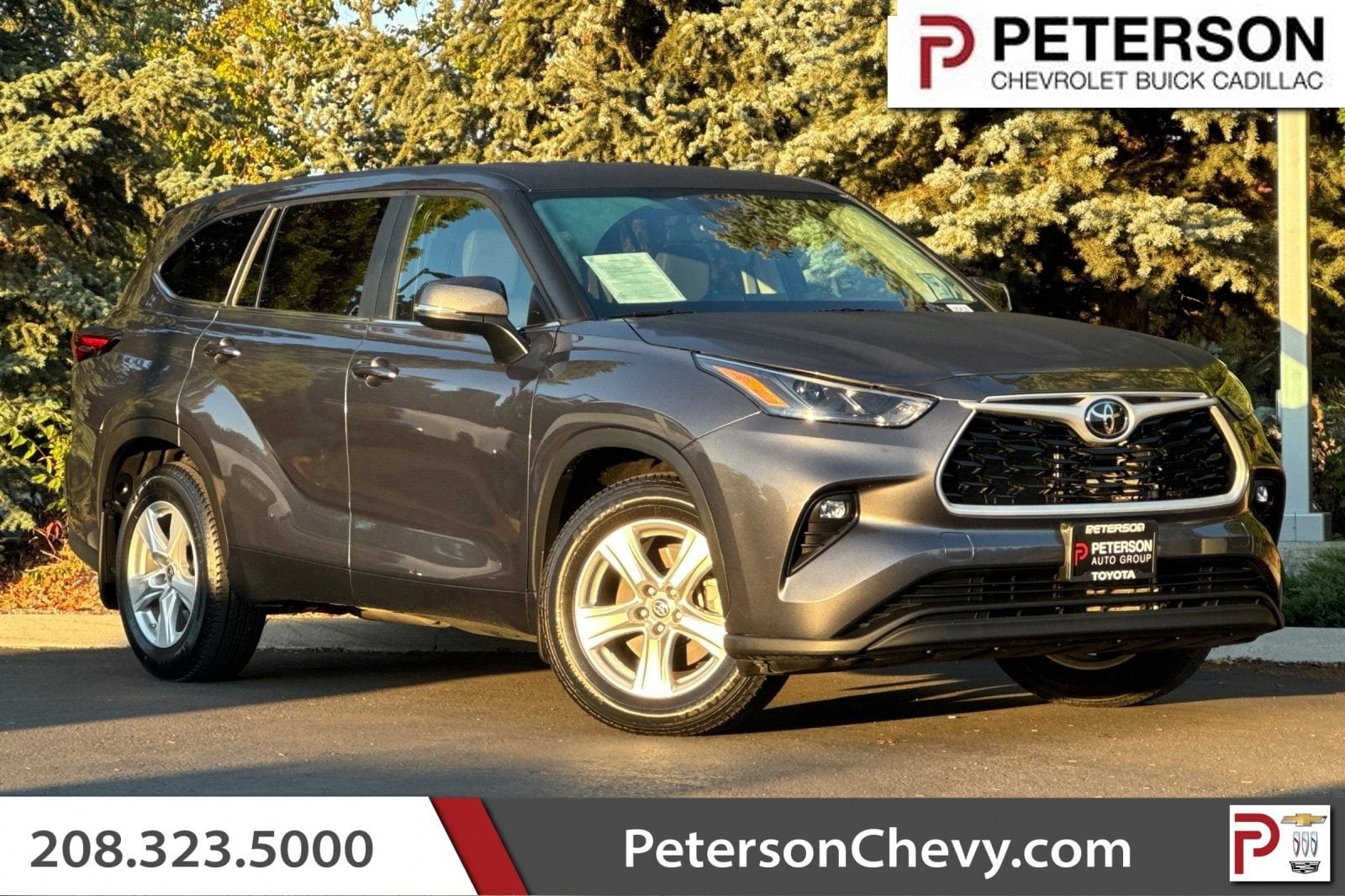 2024 Toyota Highlander LE's photo