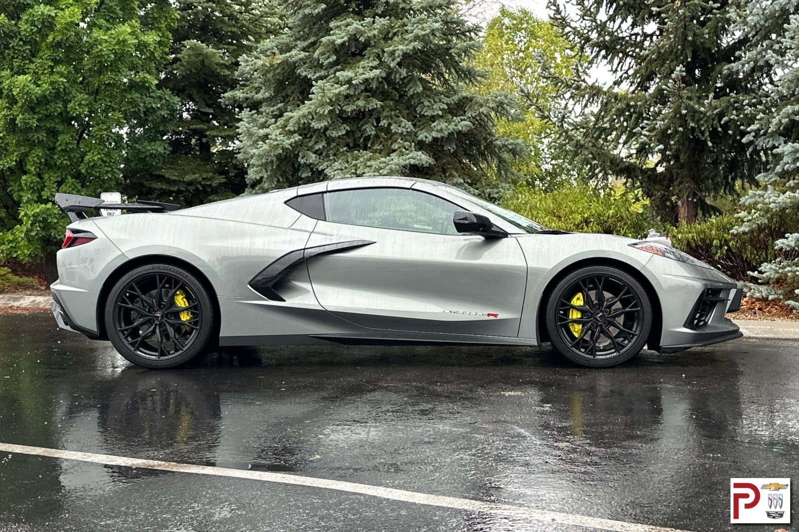 2023 Chevrolet Corvette Stingray 2LT photo 3