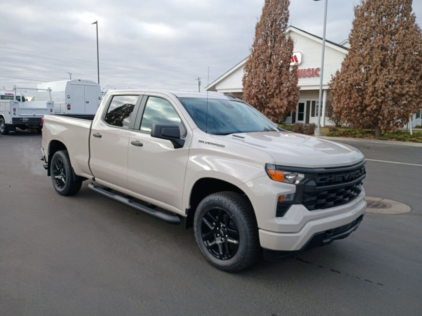 2026 Chevrolet Silverado 1500 Custom's photo