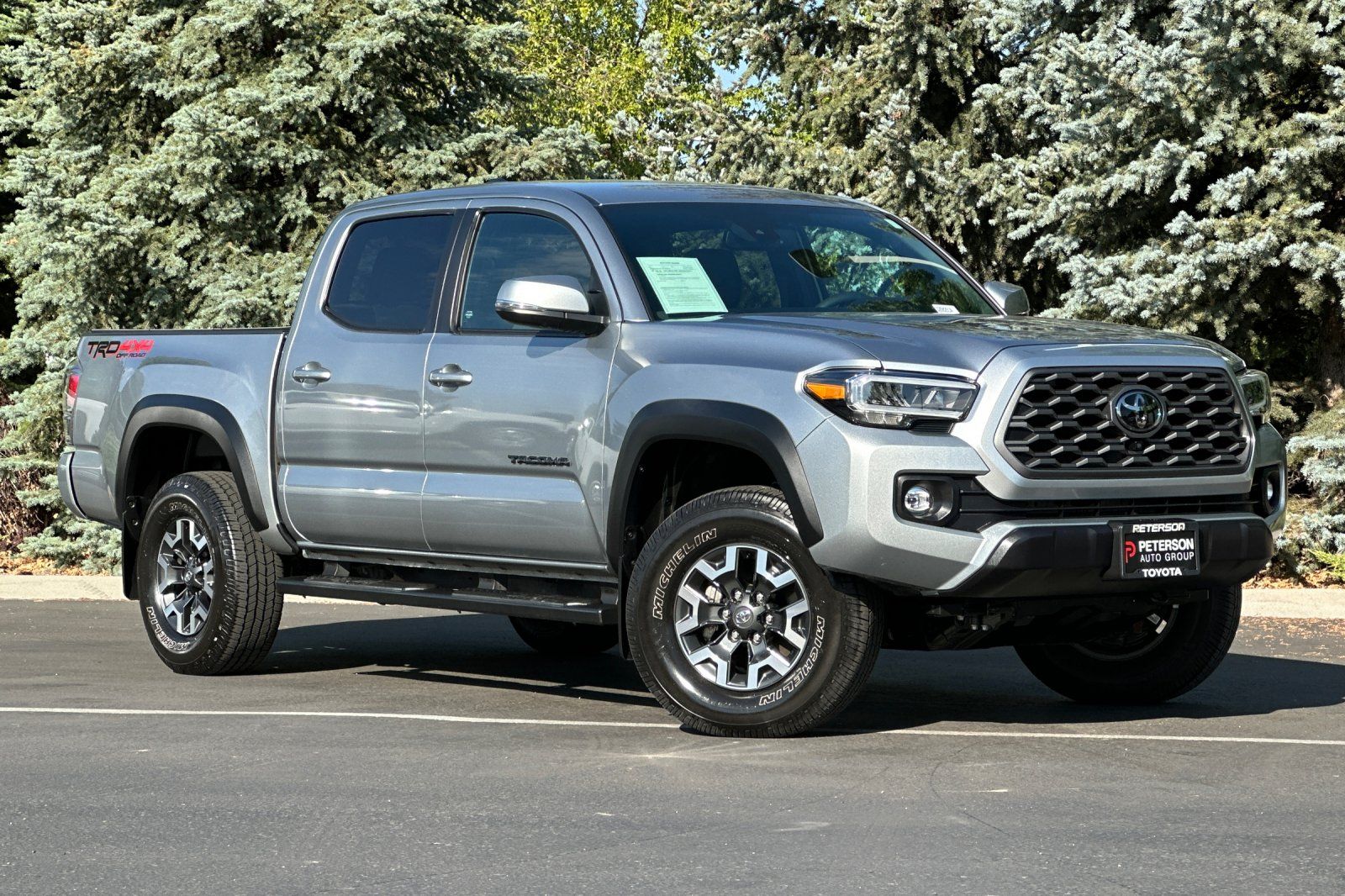 2023 Toyota Tacoma TRD Off-Road photo 2