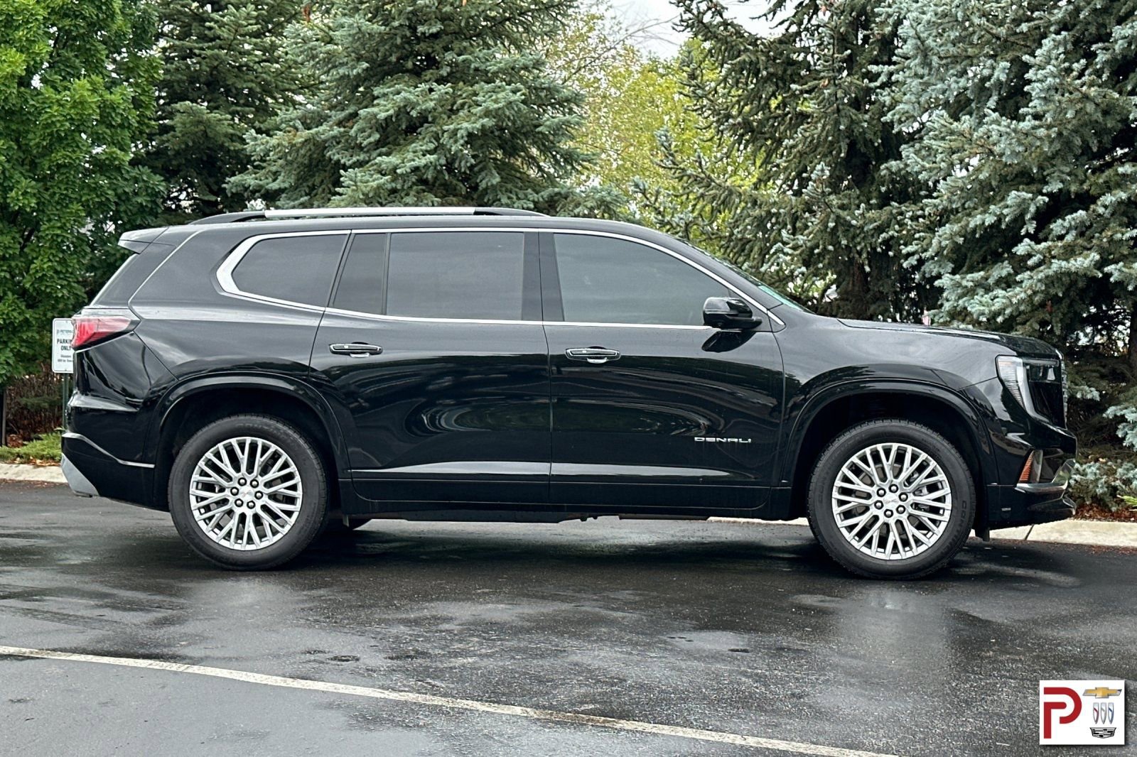 2024 Gmc Acadia Denali photo 2