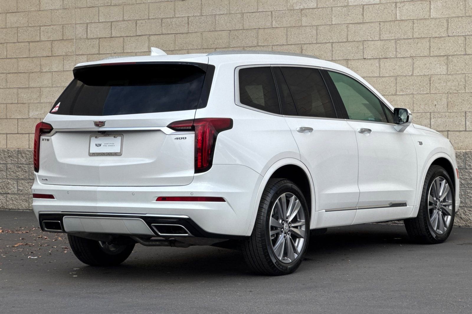 2025 Cadillac XT6 Premium Luxury photo 3