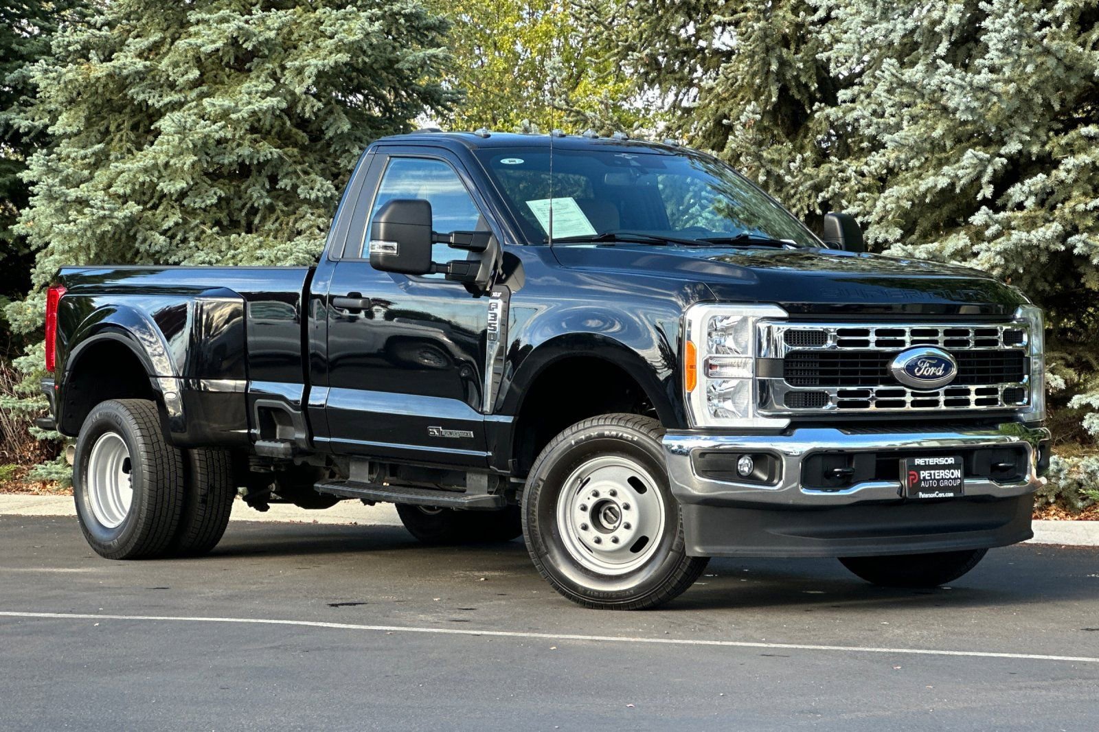 2023 Ford F-350 XLT photo 2