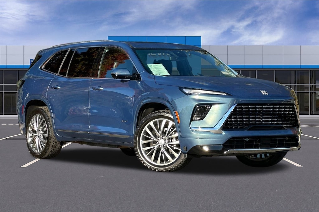 Certified 2025 Buick Enclave Avenir Avenir