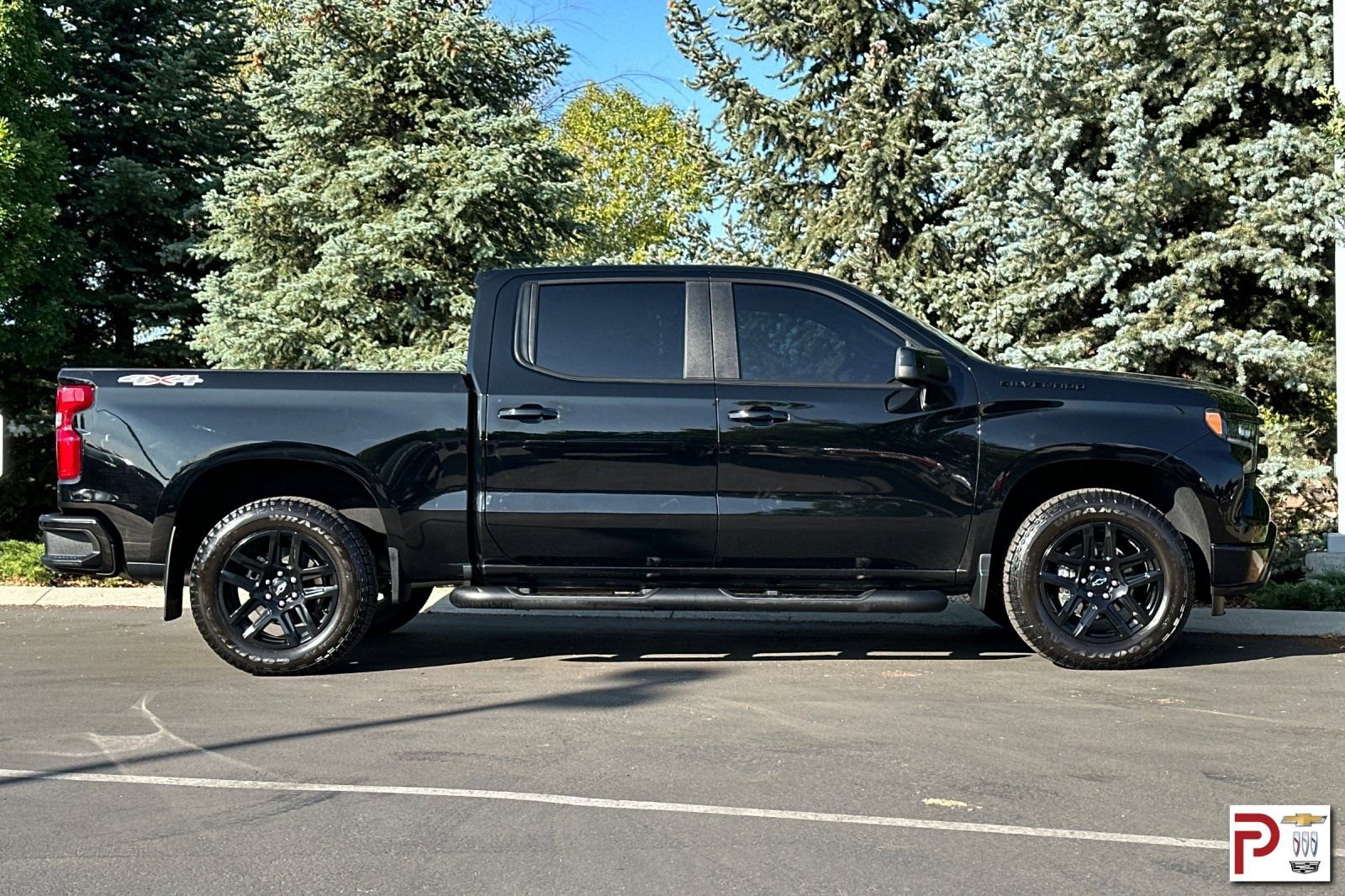 2023 Chevrolet Silverado 1500 RST photo 2