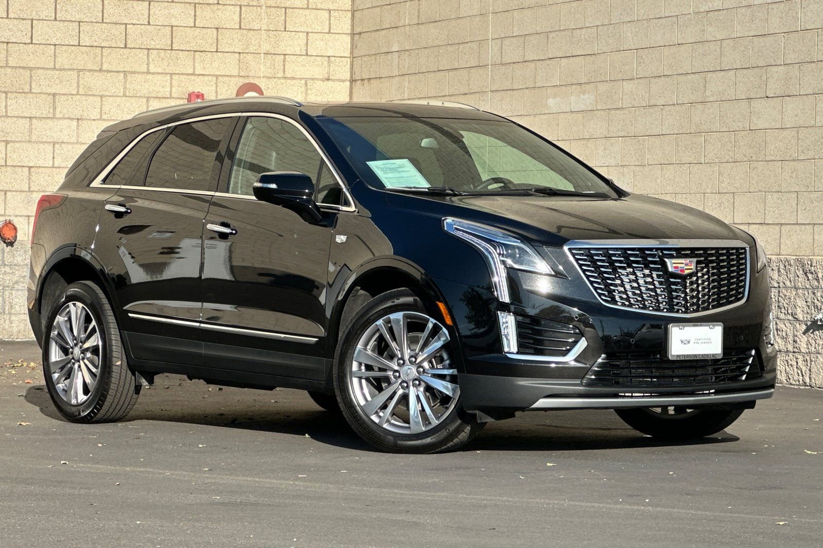 2025 Cadillac XT5 Premium Luxury photo 2