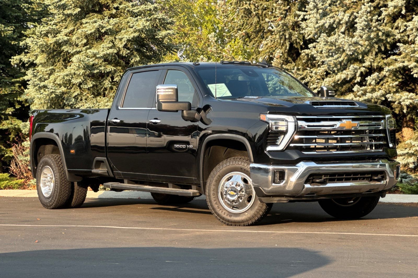 2024 Chevrolet Silverado 3500HD LTZ photo 2