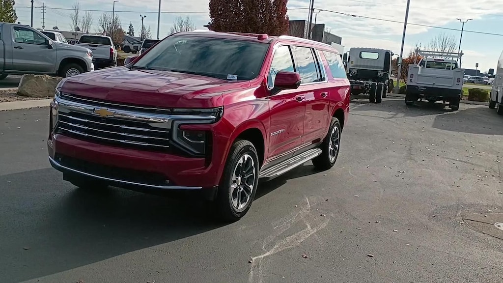 New 2026 Chevrolet Suburban LT SUV