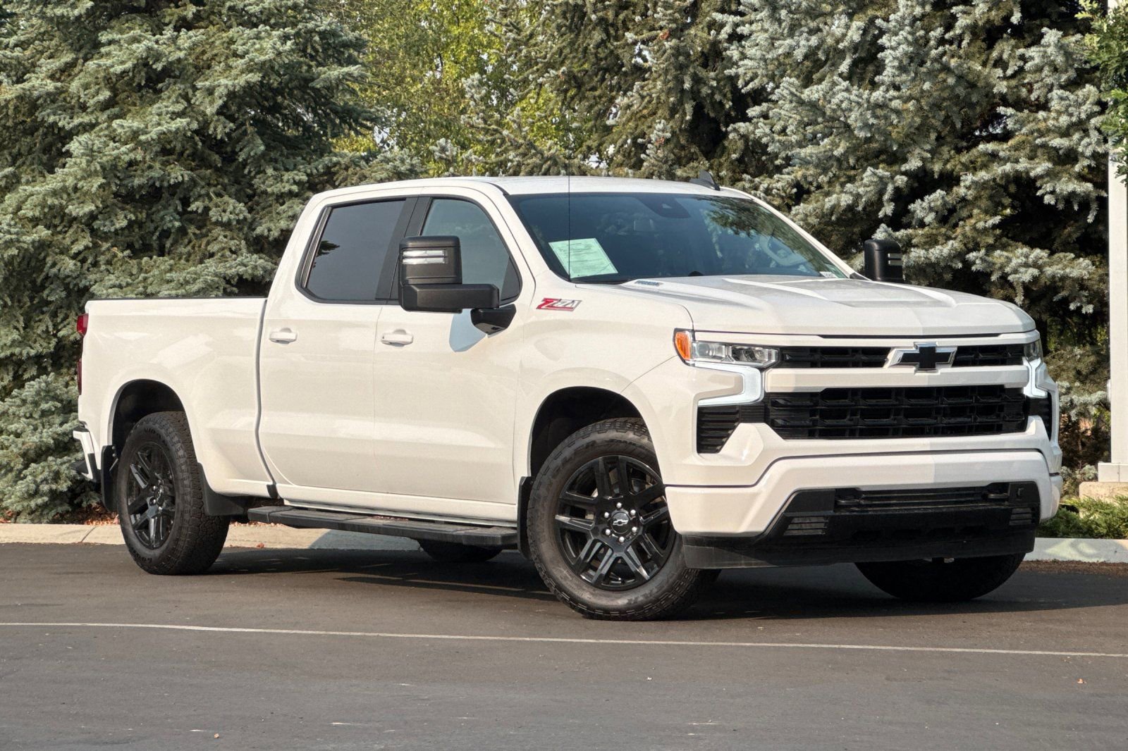 2023 Chevrolet Silverado 1500 RST photo 2
