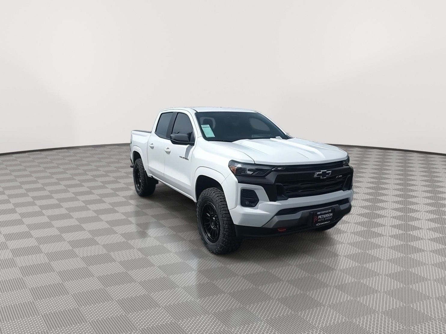 2025 Chevrolet Colorado Z71 photo 2