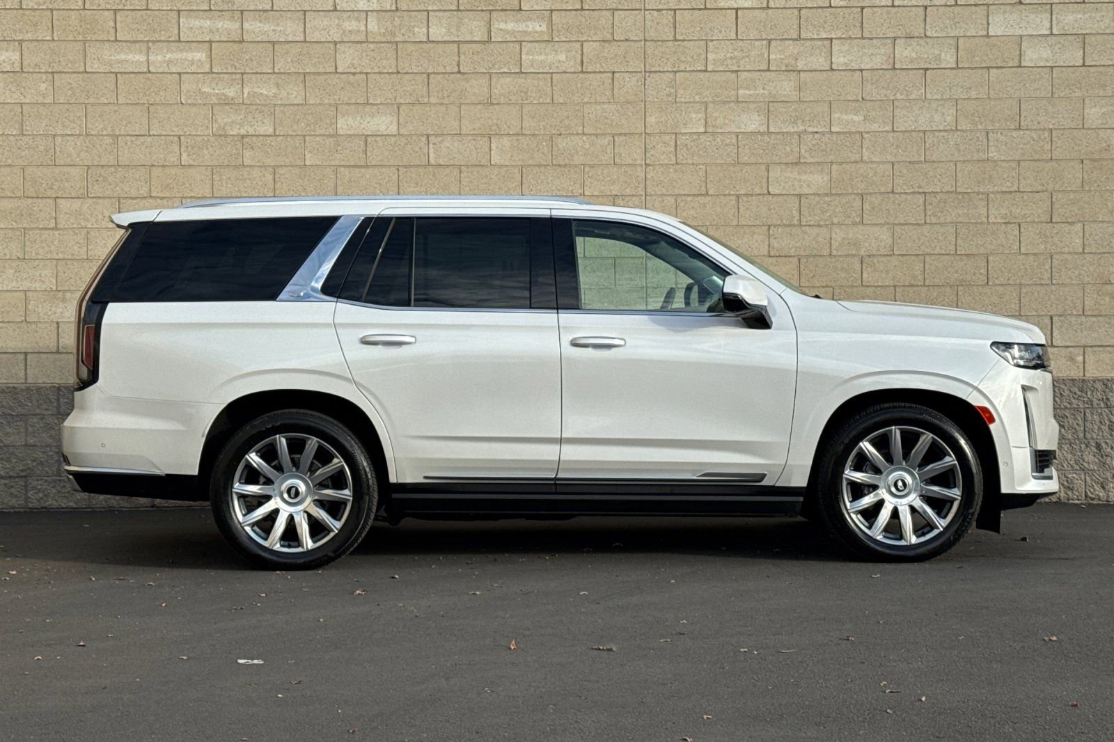 2024 Cadillac Escalade Premium Luxury Platinum photo 3