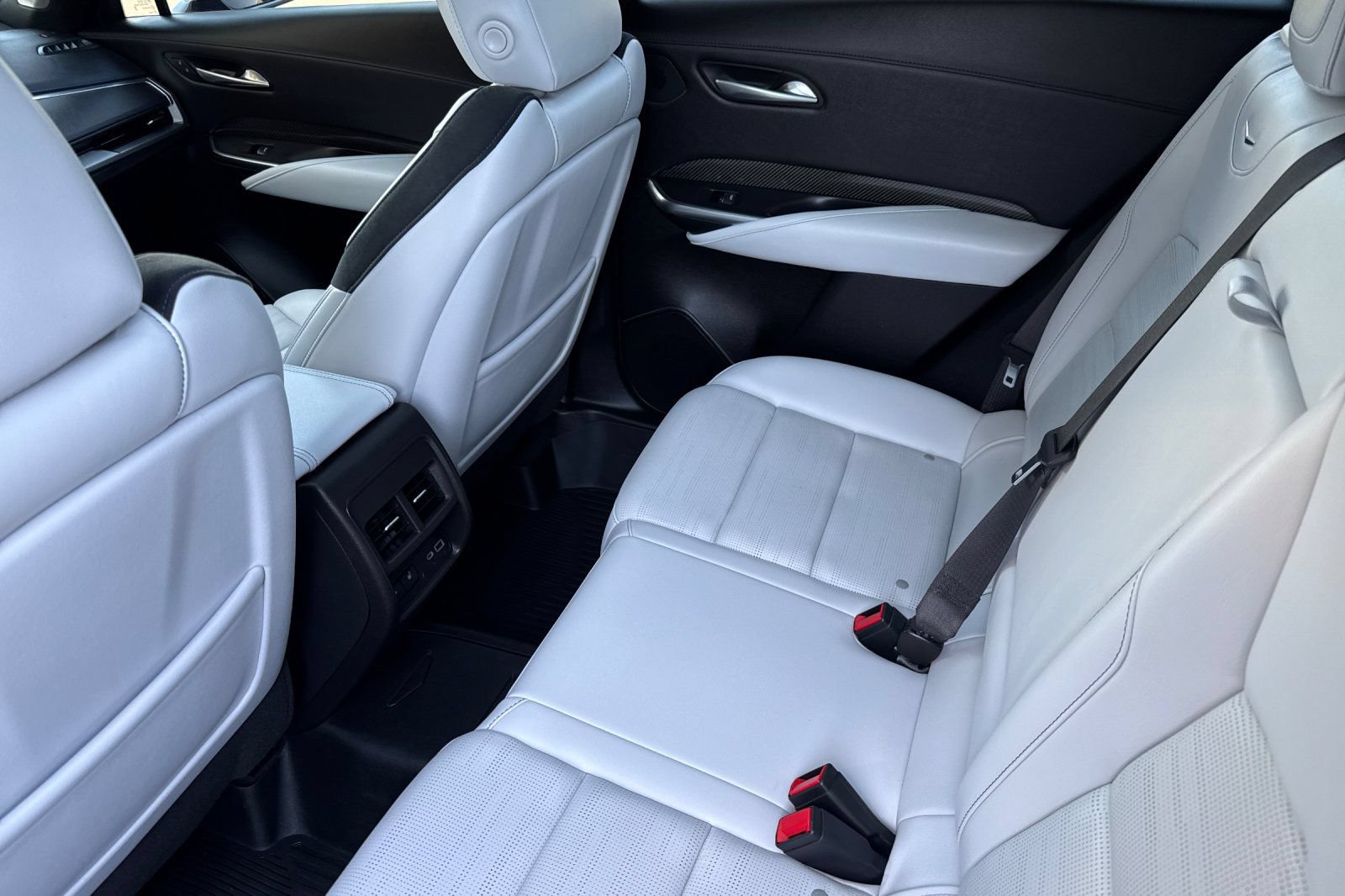2024 Cadillac XT4 Sport - Photo 13