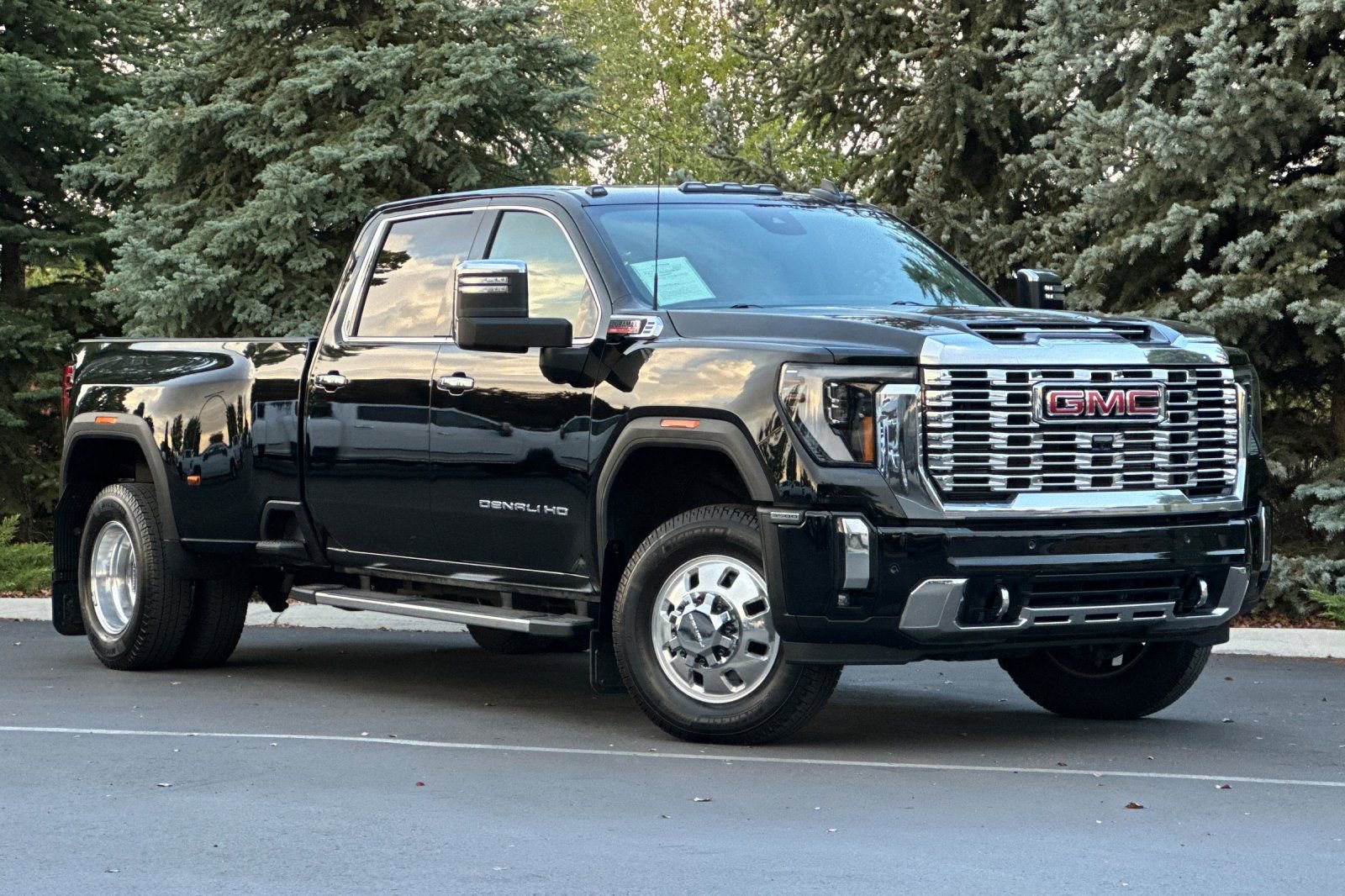 2025 Gmc Sierra HD Denali photo 2