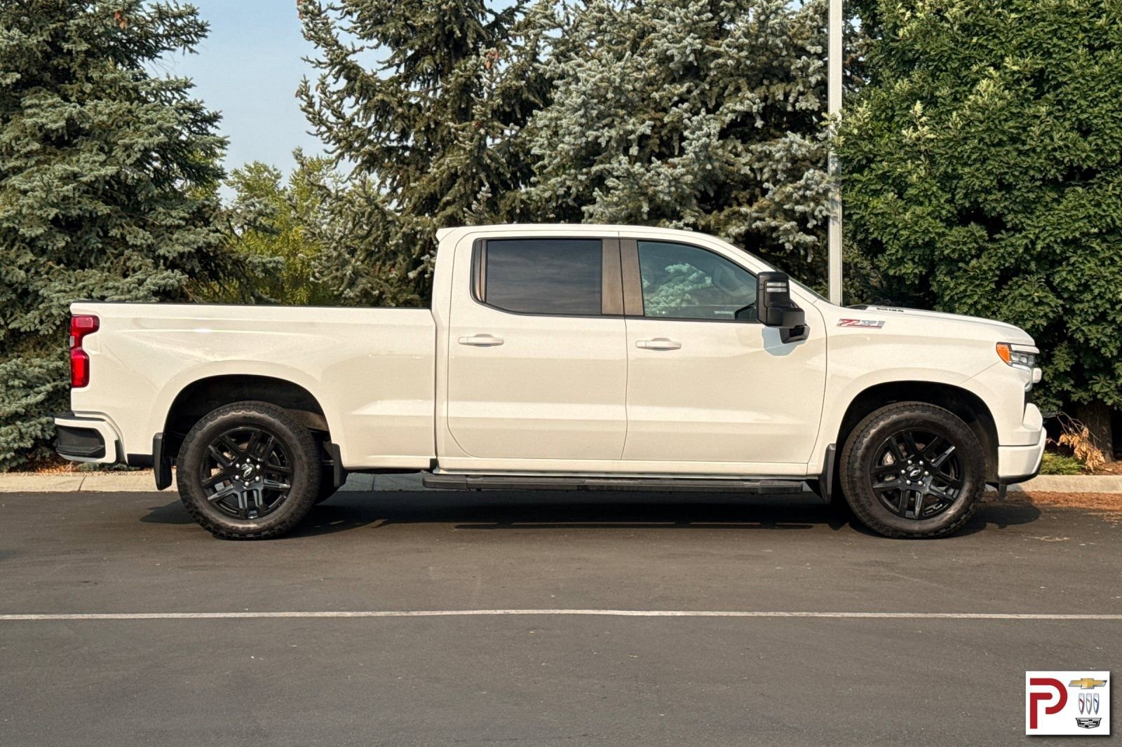 2023 Chevrolet Silverado 1500 RST photo 3