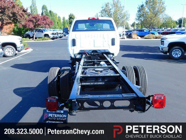 2024 Chevrolet Silverado 6500HD photo 4