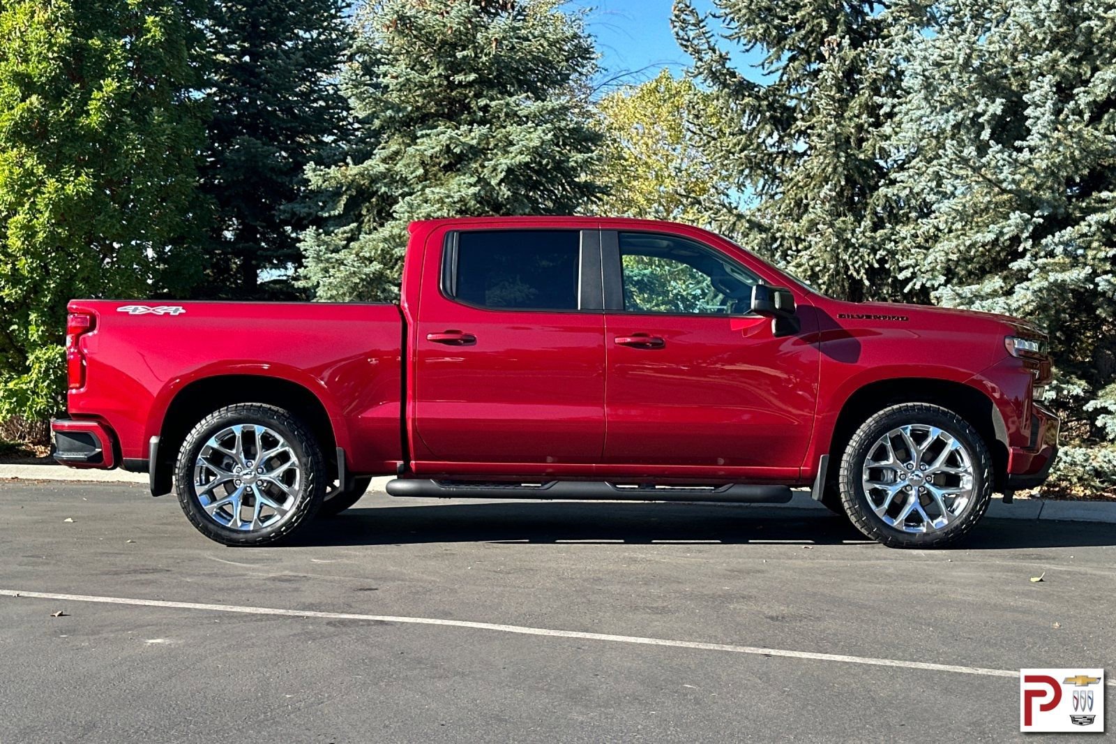2020 Chevrolet Silverado 1500 RST photo 2
