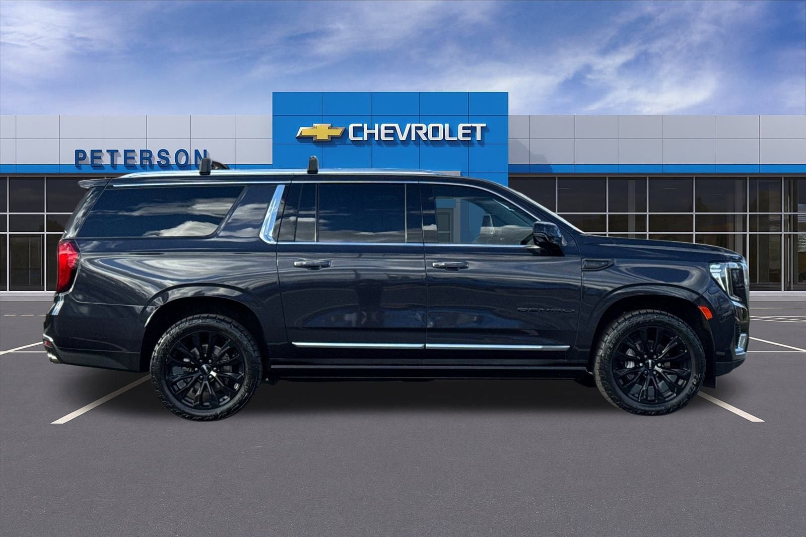 Image of 2023 GMC Yukon XL Denali 4WD Denali