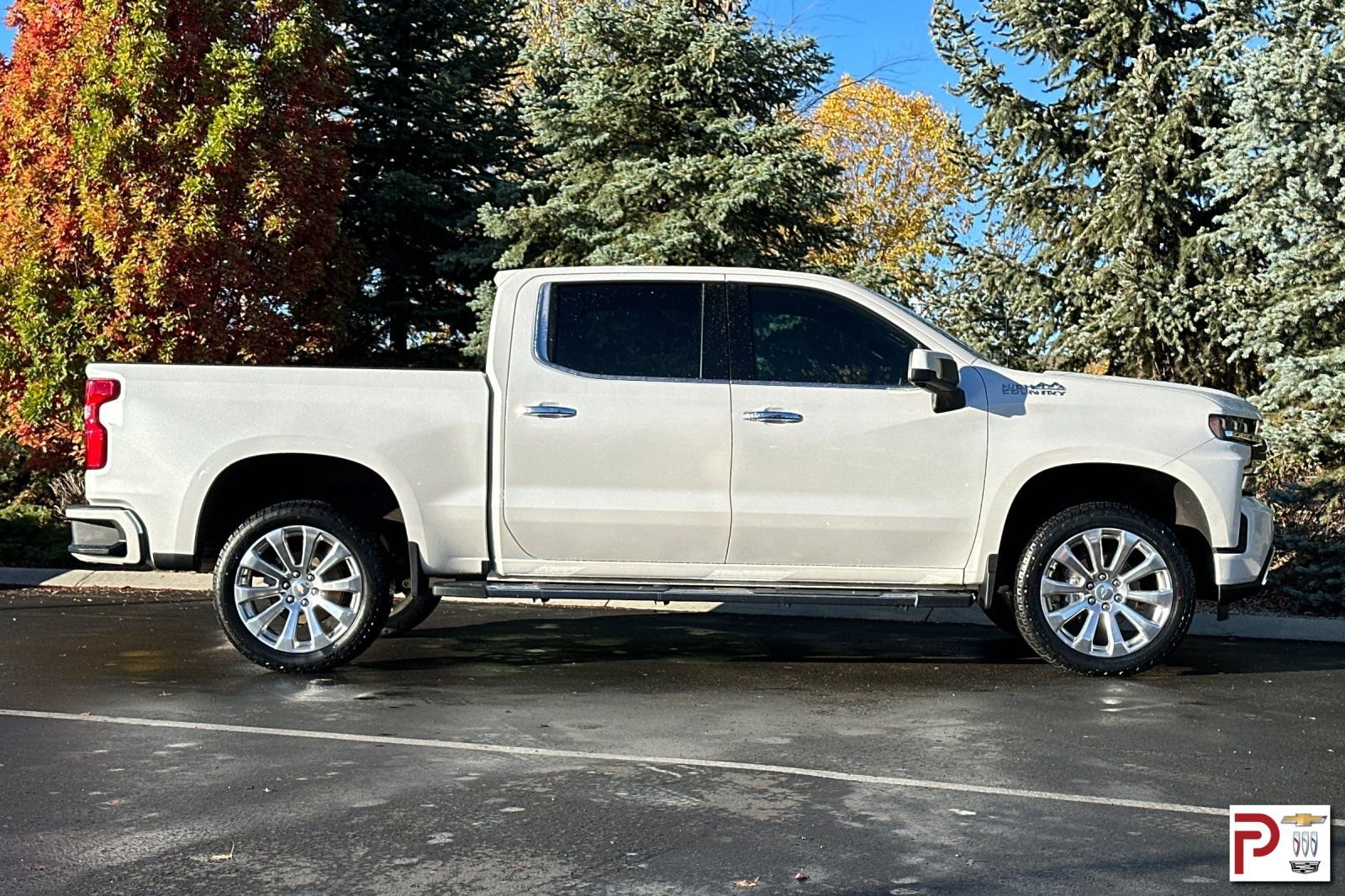 2022 Chevrolet Silverado 1500 High Country photo 3