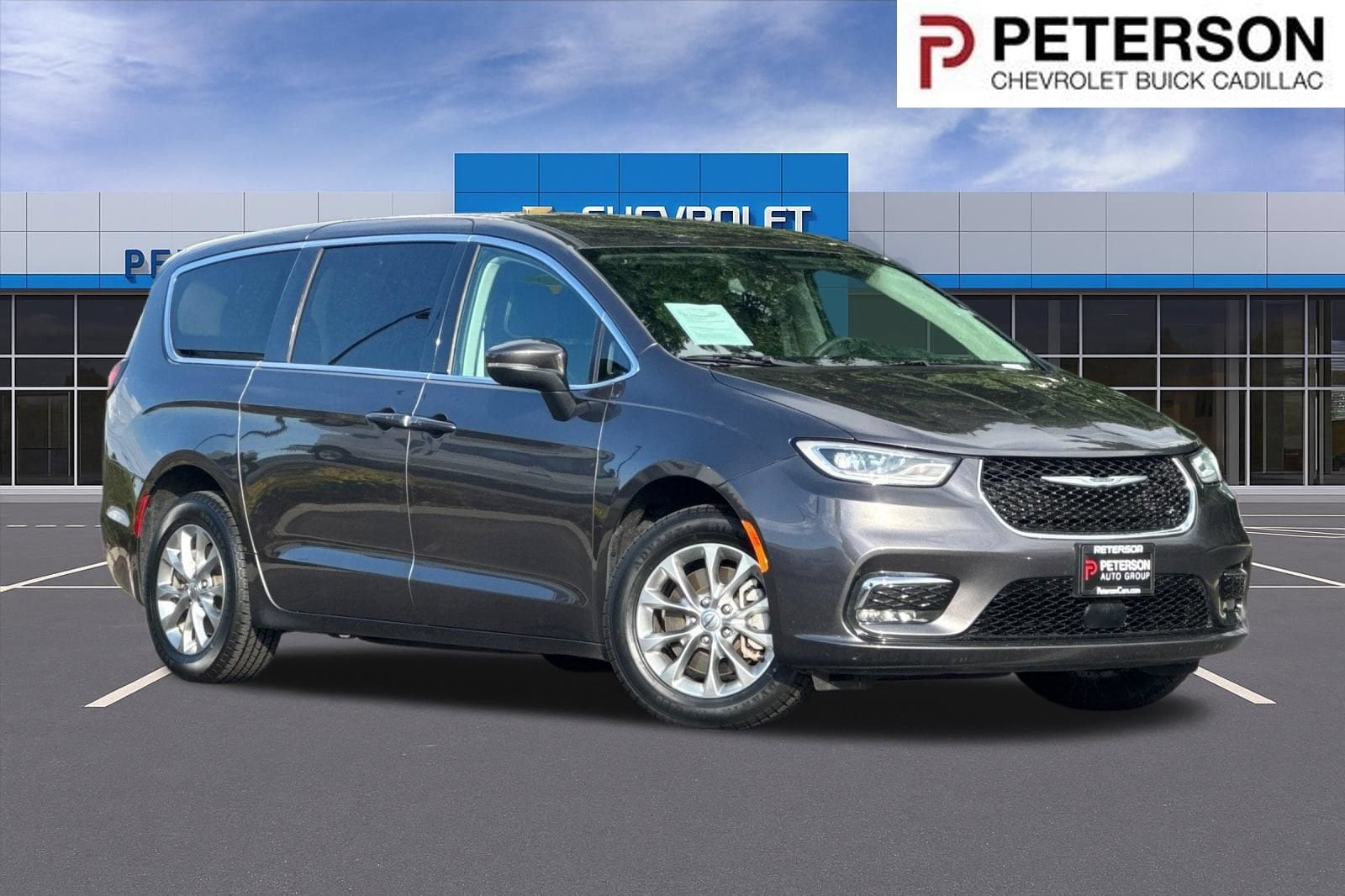 2023 Chrysler Pacifica Touring L AWD's photo