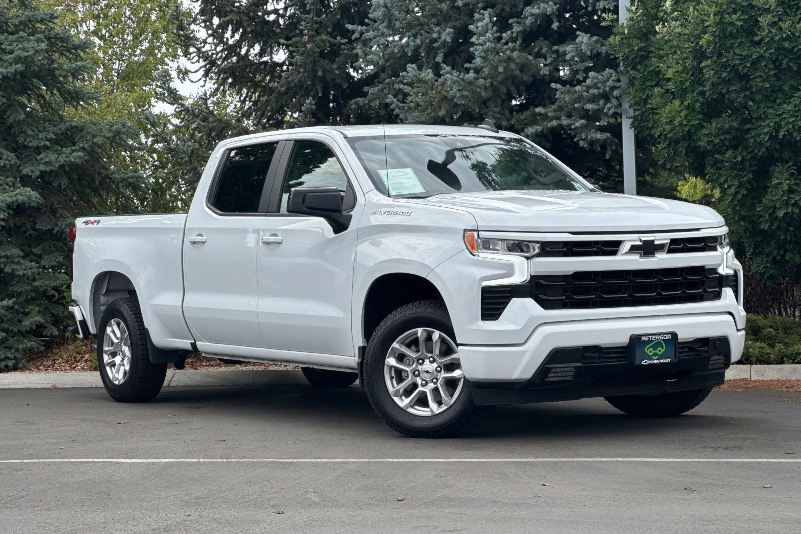 2024 Chevrolet Silverado 1500 RST photo 2