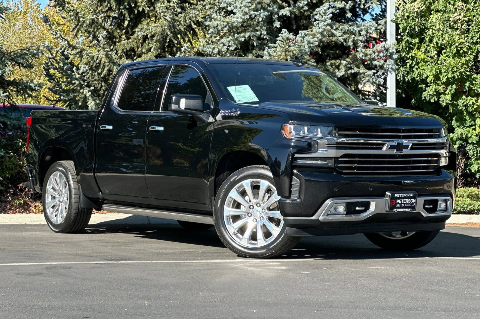 2022 Chevrolet Silverado 1500 High Country photo 2