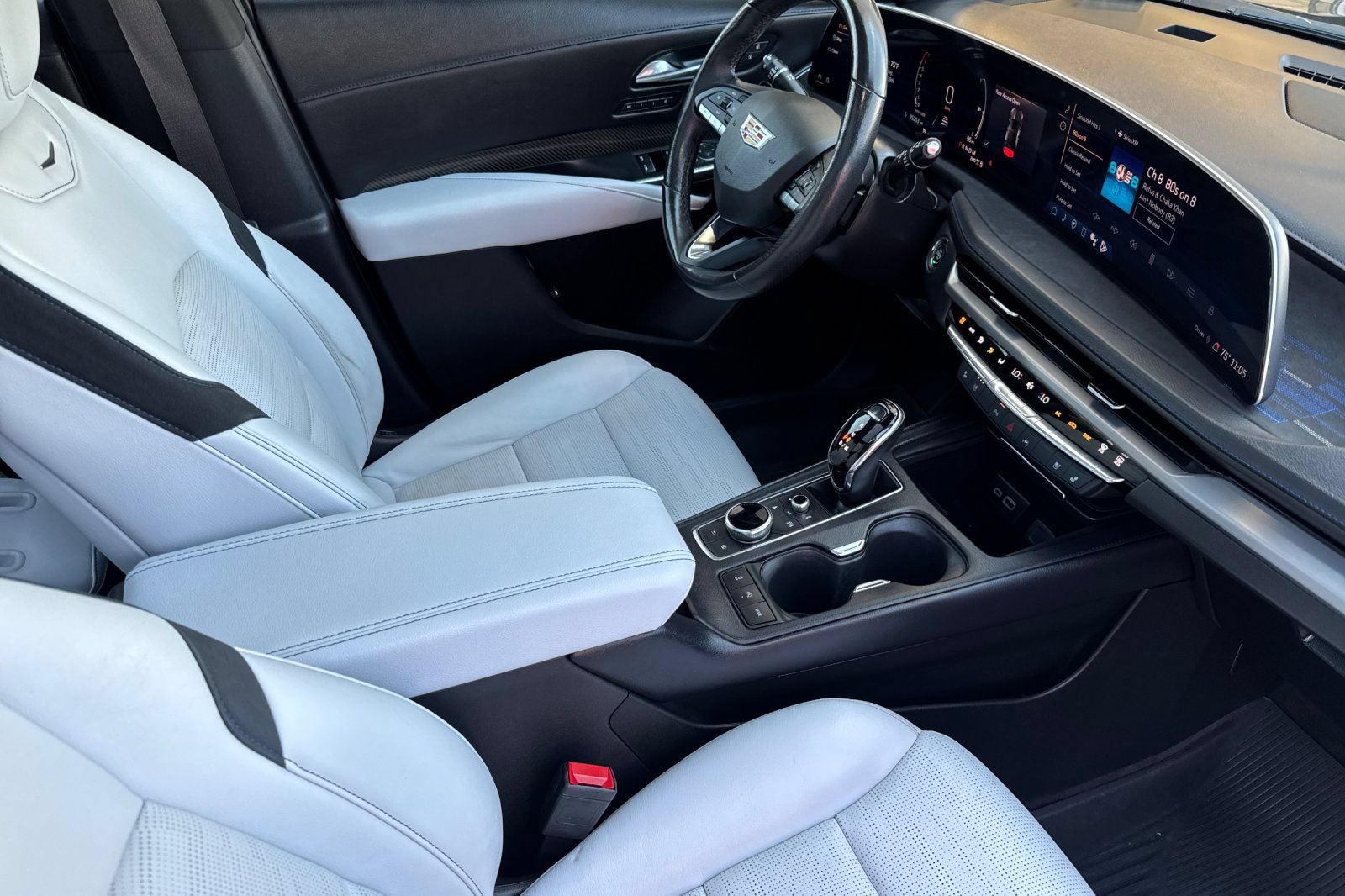 2024 Cadillac XT4 Sport - Photo 18