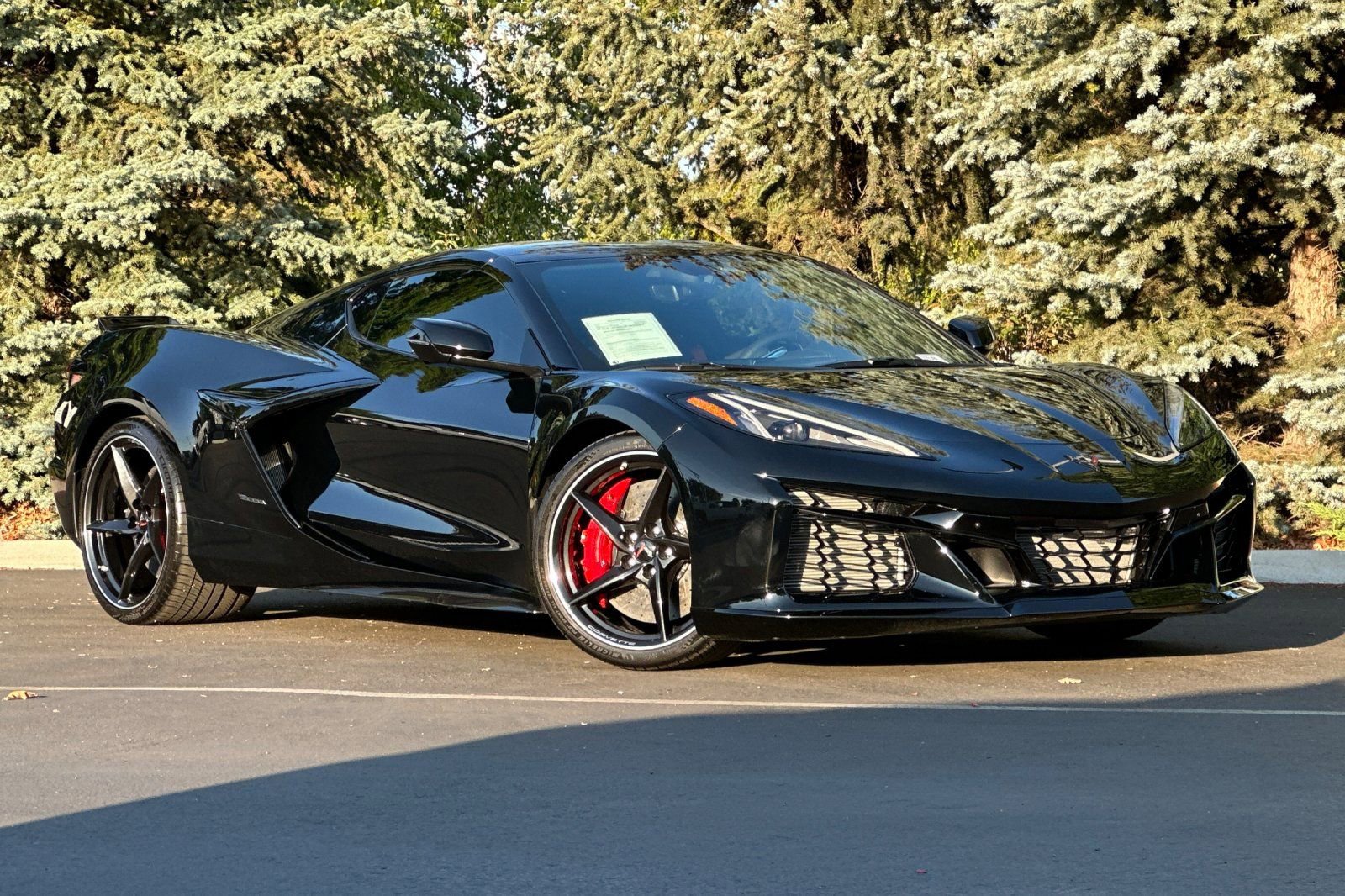 2025 Chevrolet Corvette E-Ray 2LZ photo 2