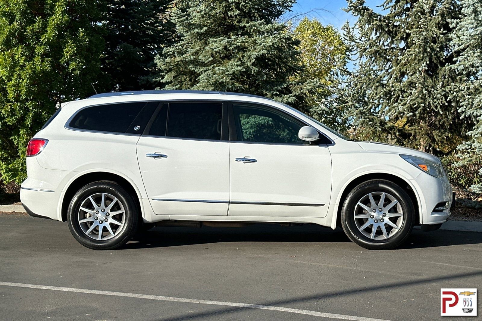 2017 Buick Enclave Leather photo 2