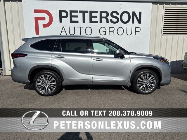 2023 Toyota Highlander Platinum photo 2