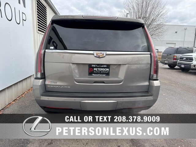 2018 Cadillac Escalade Platinum photo 4