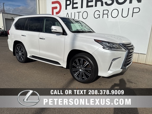 2021 Lexus LX 570's photo