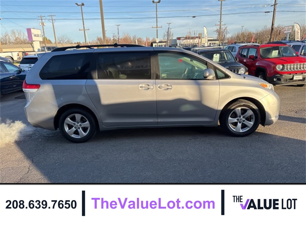 Used 2011 Toyota Sienna Base Minivan/Van