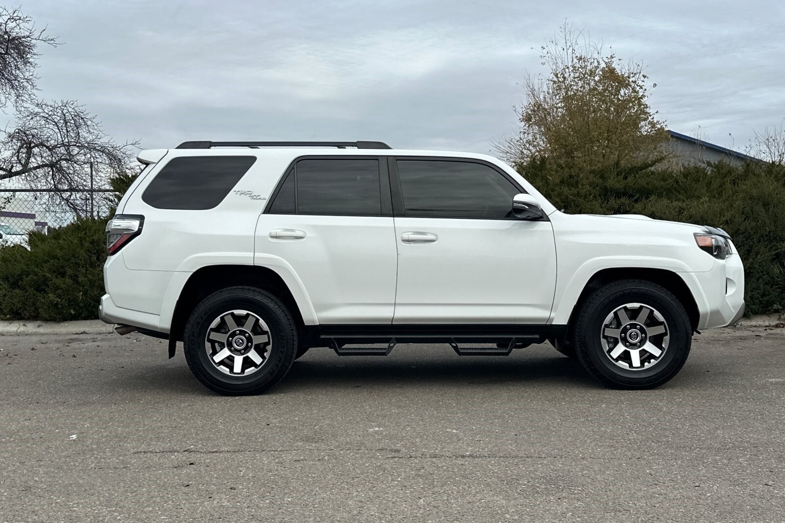 2022 Toyota 4Runner TRD Off-Road Premium photo 3