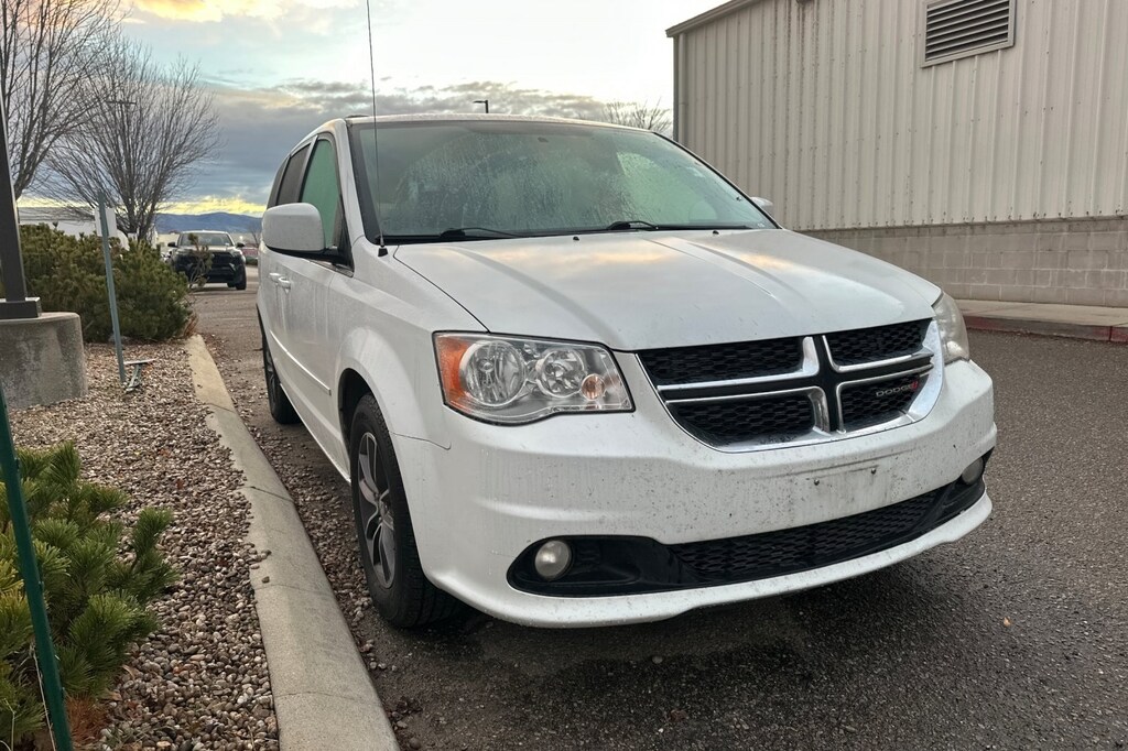 Used 2017 Dodge Grand Caravan SXT Minivan/Van