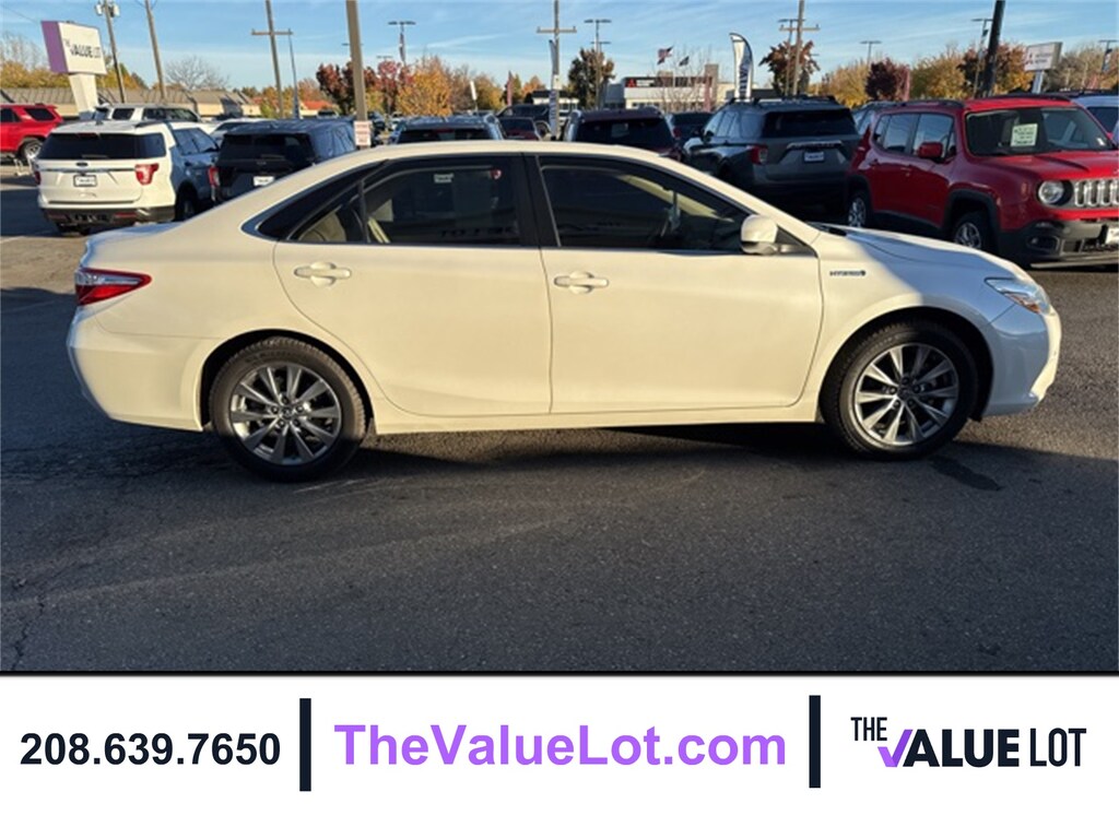 Used 2016 Toyota Camry Hybrid XLE Sedan