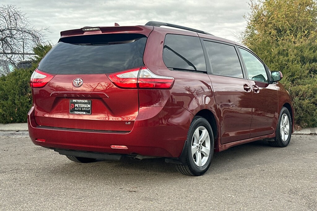 Used 2018 Toyota Sienna LE Minivan/Van