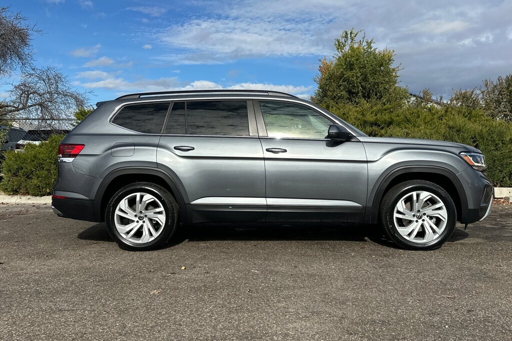 Used 2023 Volkswagen Atlas 2.0T SE w/Technology SUV