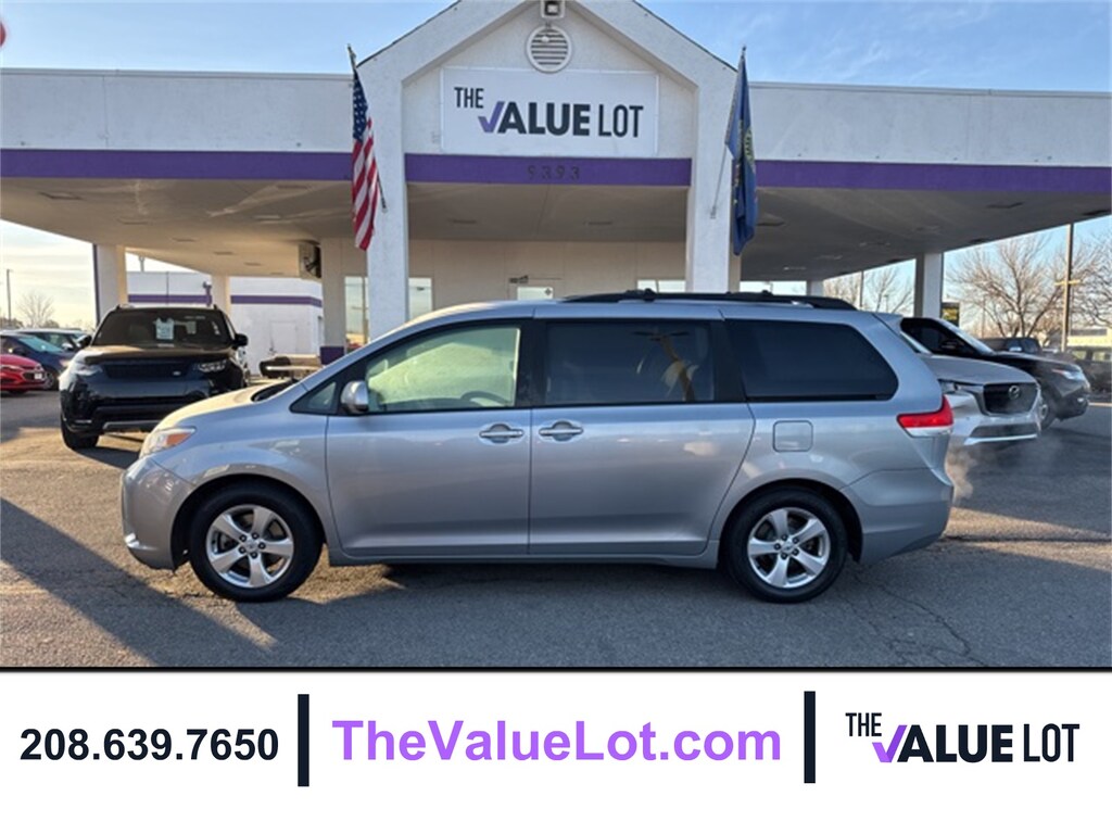 Used 2011 Toyota Sienna Base Minivan/Van