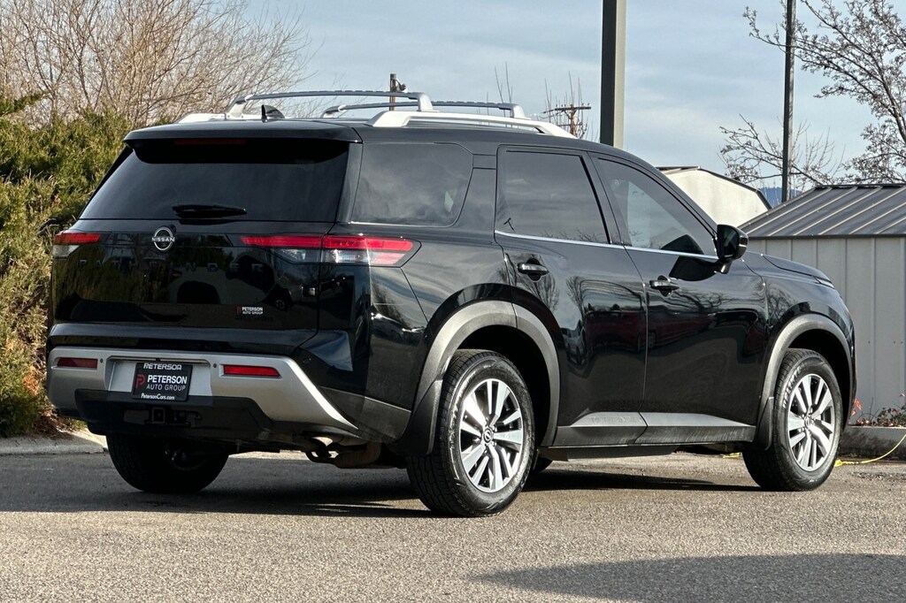 Used 2022 Nissan Pathfinder SL SUV