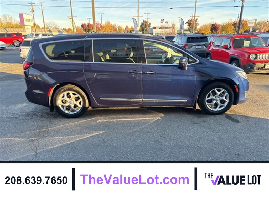 Used 2018 Chrysler Pacifica Touring L Plus Minivan/Van
