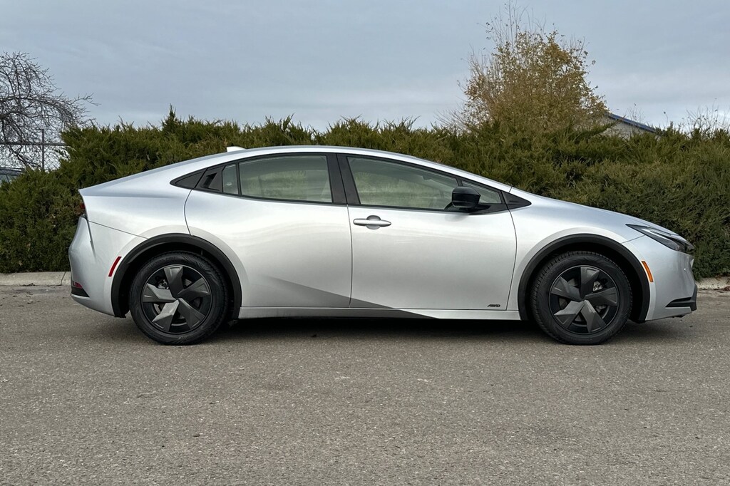 Used 2023 Toyota Prius LE Hatchback