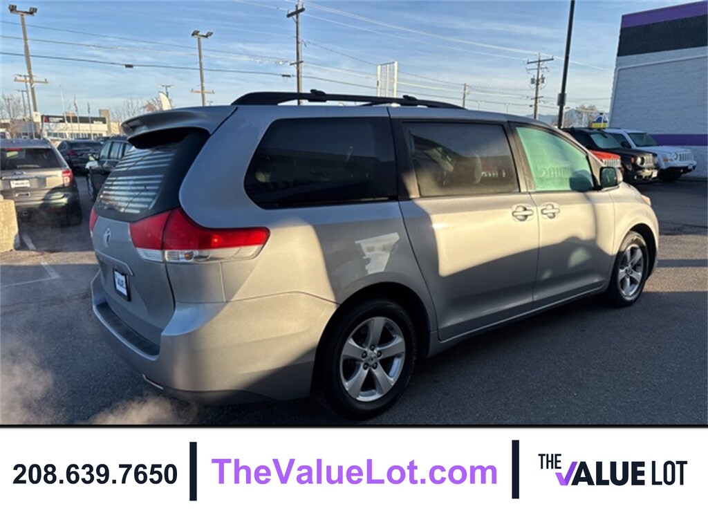 Used 2011 Toyota Sienna Base Minivan/Van