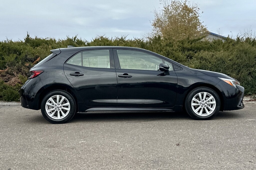 Used 2023 Toyota Corolla Hatchback SE Hatchback