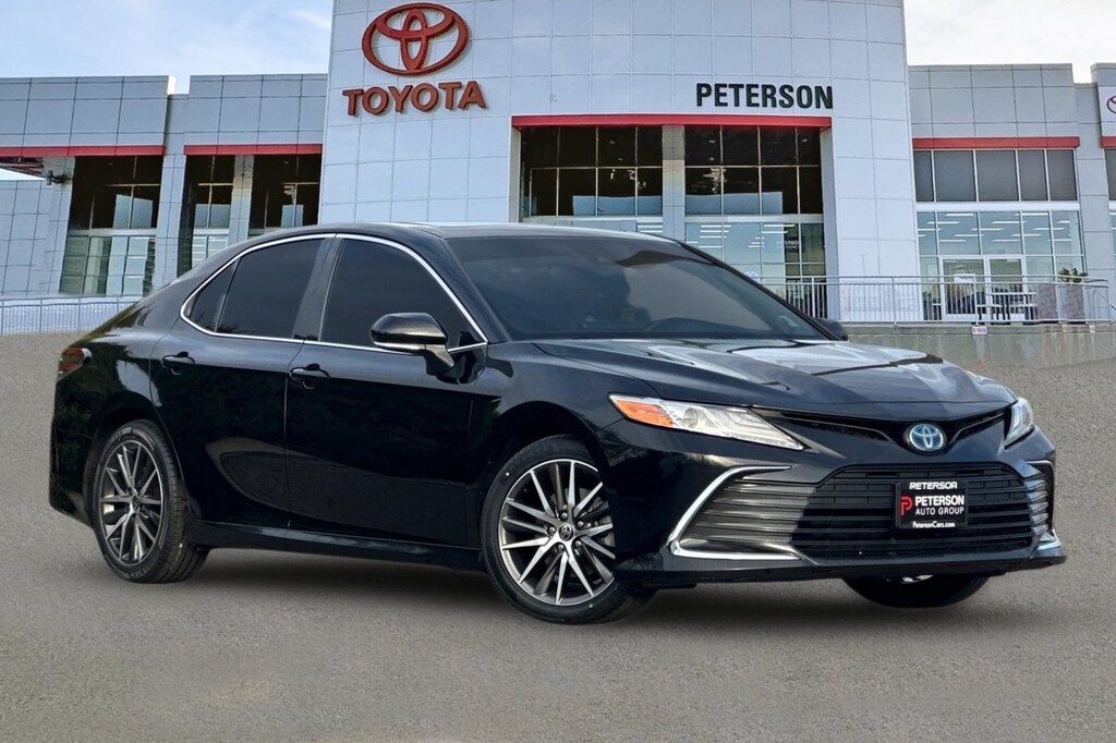 Used 2022 Toyota Camry Hybrid XLE Sedan
