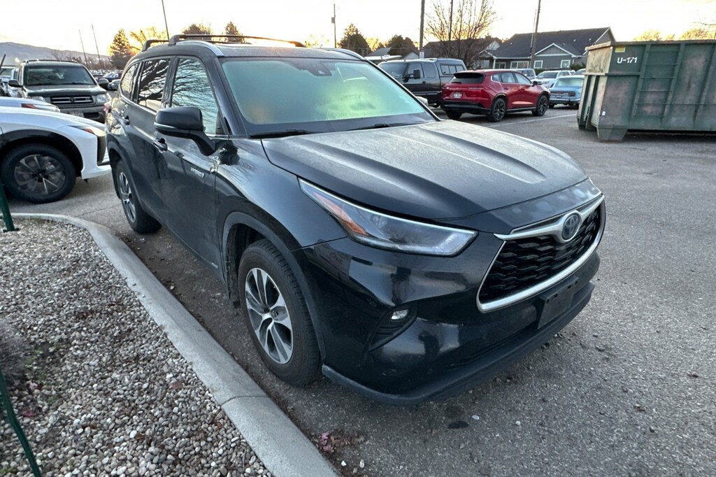 Used 2021 Toyota Highlander Hybrid XLE SUV