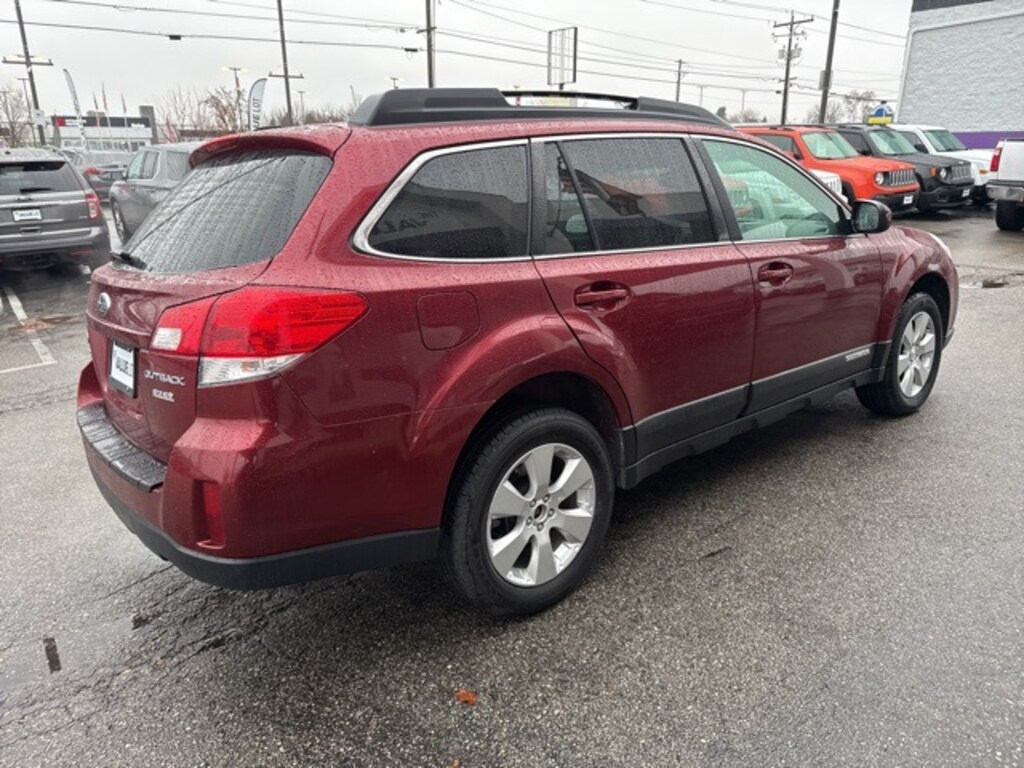 Used 2011 Subaru Outback 2.5i Premium SUV