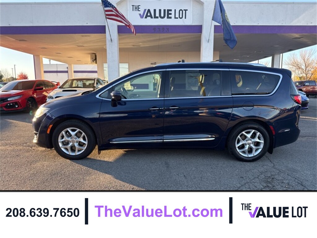Used 2018 Chrysler Pacifica Touring L Plus Minivan/Van