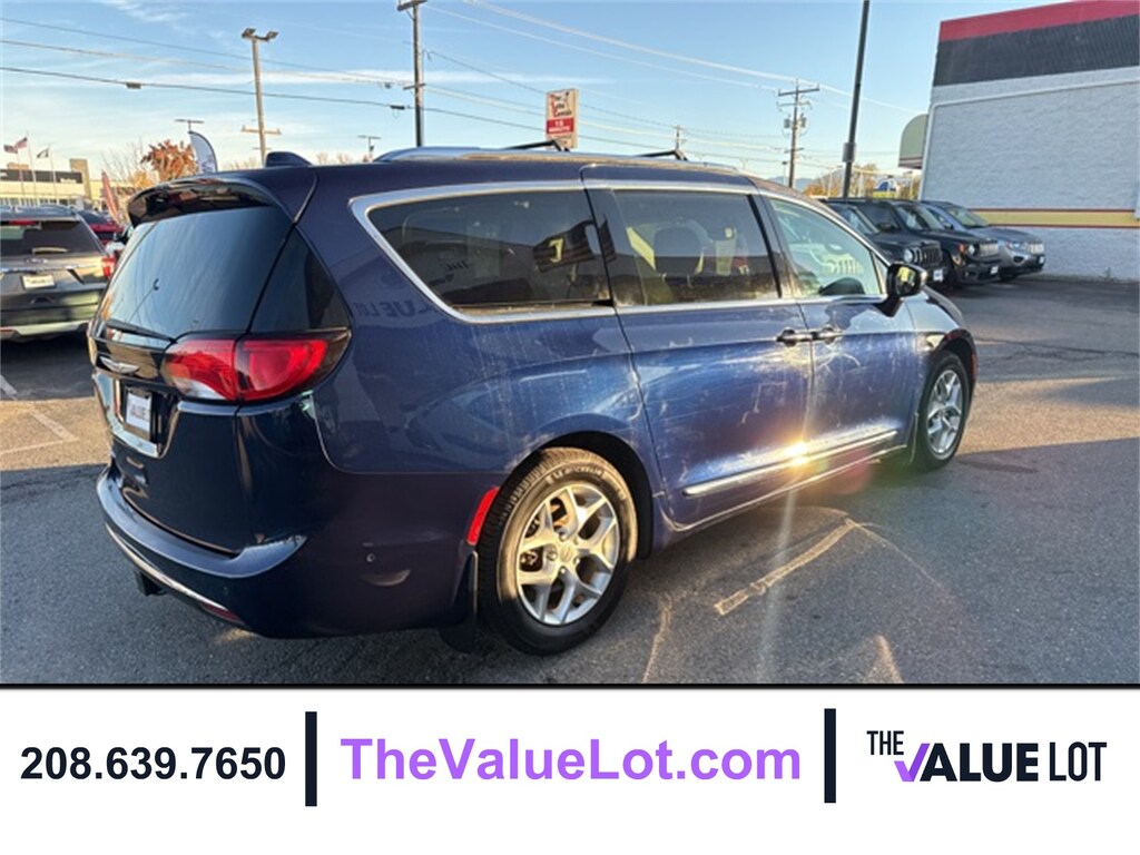 Used 2018 Chrysler Pacifica Touring L Plus Minivan/Van